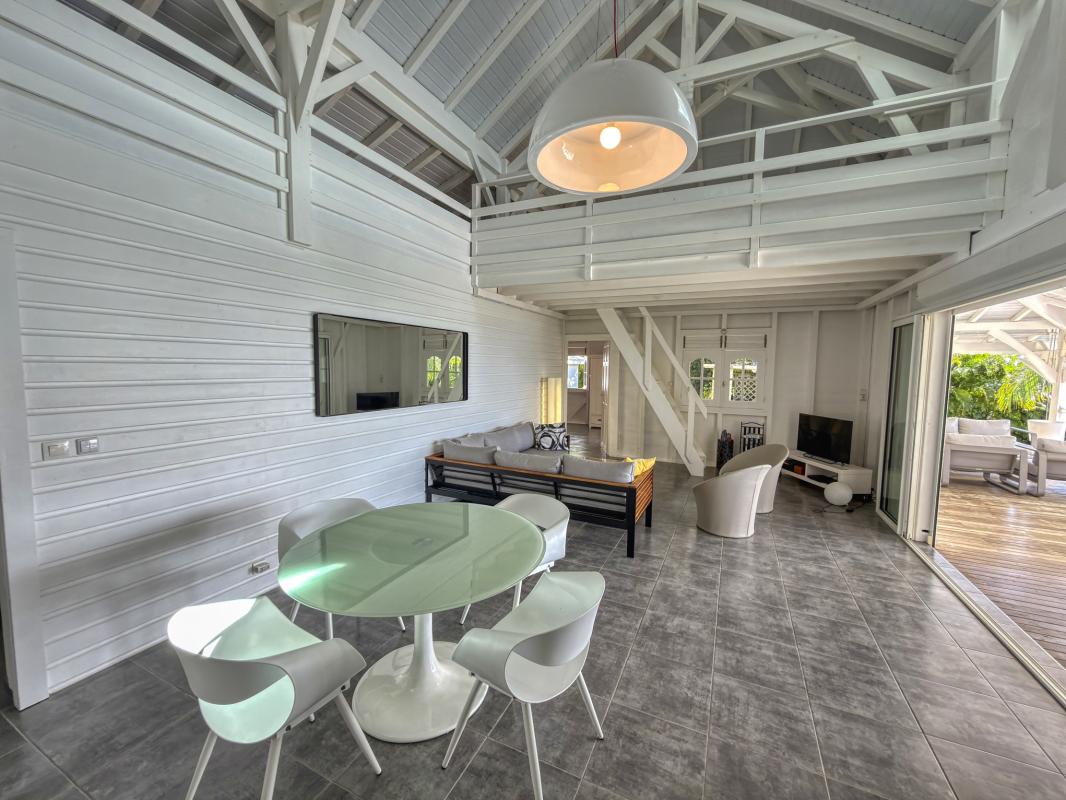 19.Location Villa piscine vue mer Sainte Anne Guadeloupe_Salon vue mer